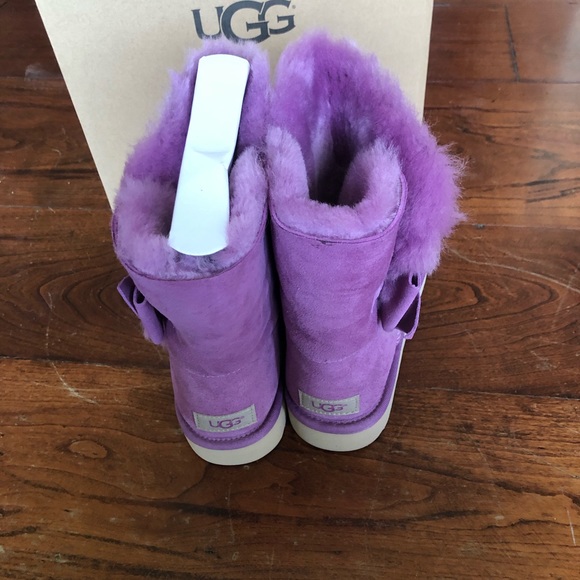 NIB UGG’s W Daelynn Bailey bow size7,8,10,11 - Picture 3 of 8